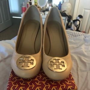 Nude Apricot Tory Burch Wedges!